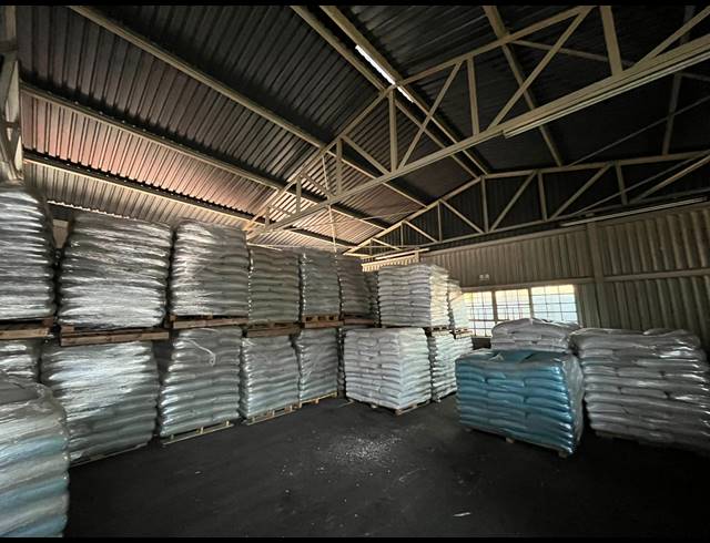 1,100M² WAREHOUSE FOR SALE IN NEW ERA